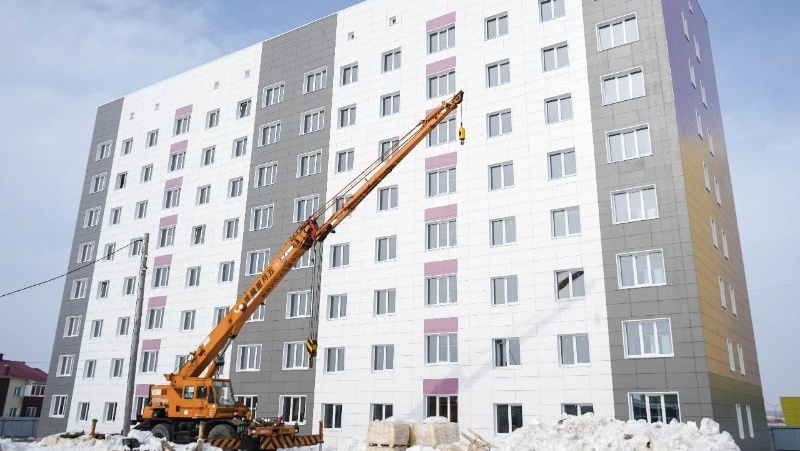 В Корсакове достраивают новый жилой дом