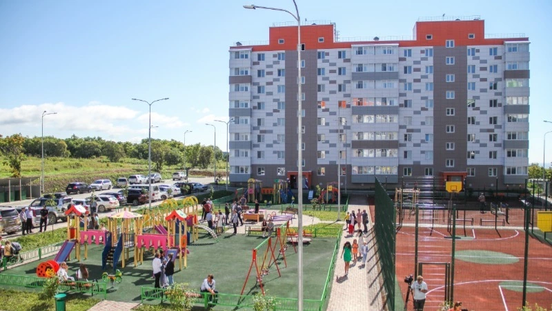 Ключи от арендных квартир вручили в Корсакове