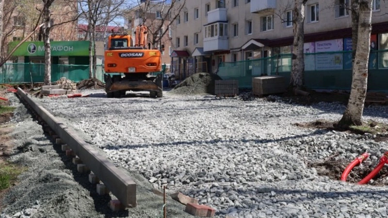 В Корсакове продолжается благоустройство общественных пространств