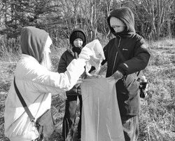Завершающая сезон экологическая акция прошла в корсаковском парке