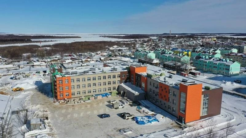 Сахалинская область сохраняет высокие темпы строительства школ и детских садов