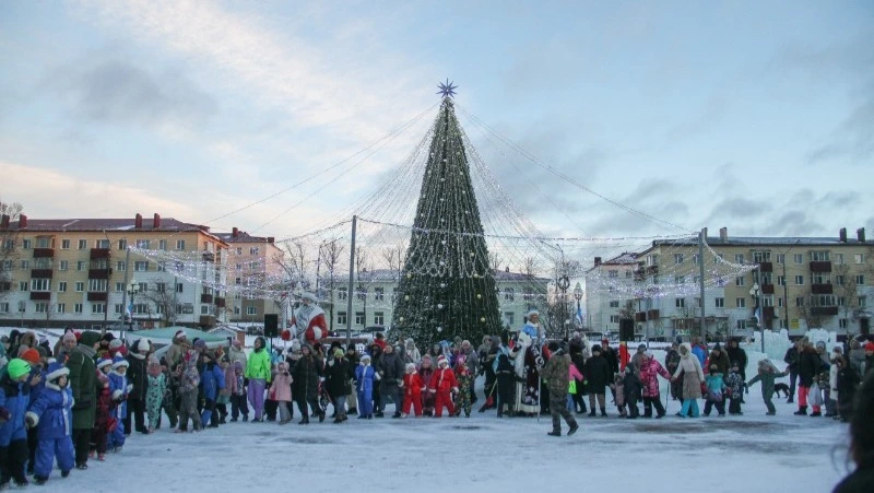 В Корсакове открыли главную елку