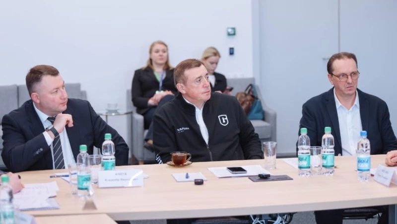 На Сахалине создадут региональные команды по водному поло и синхронному плаванию