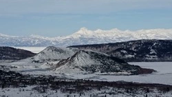 Кальдера вулкана Головнина в феврале: красивые фотографии с Курильских островов 