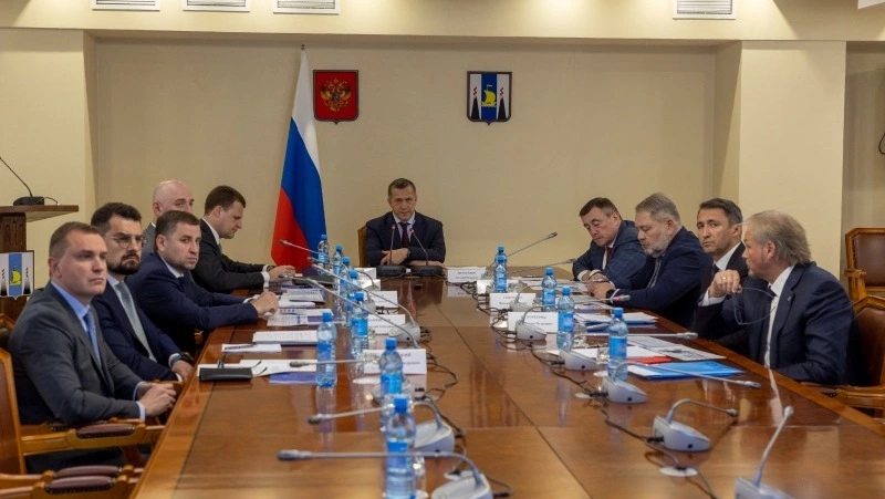 В Южно-Сахалинске обсудили развитие единой дальневосточной авиакомпании «Аврора»