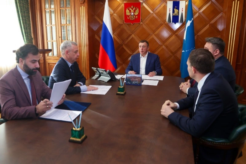 До конца года на Сахалин поступят еще 5 передвижных автомобильных газовых заправщиков