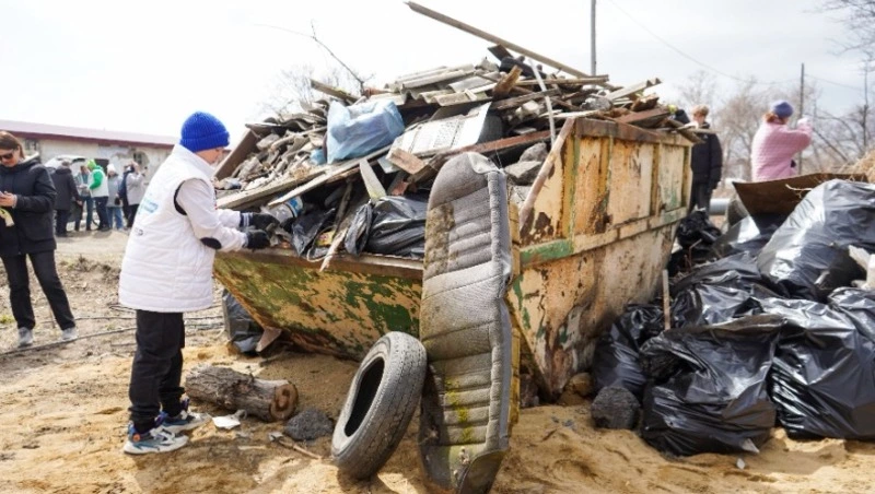 Субботник в Корсакове: как более 1000 человек превратили город в чистое пространство