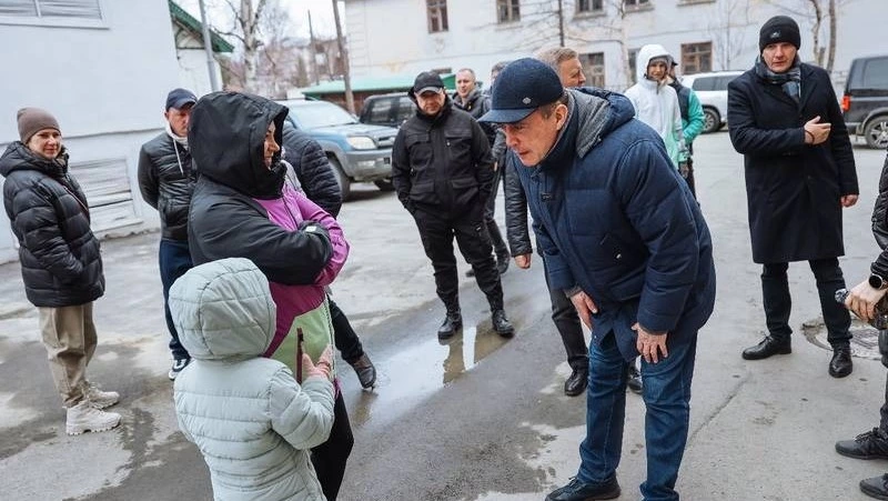 Губернатор призвал жителей Корсакова предложить идеи по ремонту подъездов