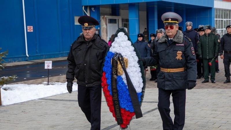 На Сахалине почтили память правоохранителей, погибших при исполнении служебного долга