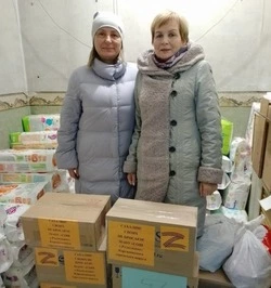 Педагоги Раздольного собрали новогодние подарки для участников СВО