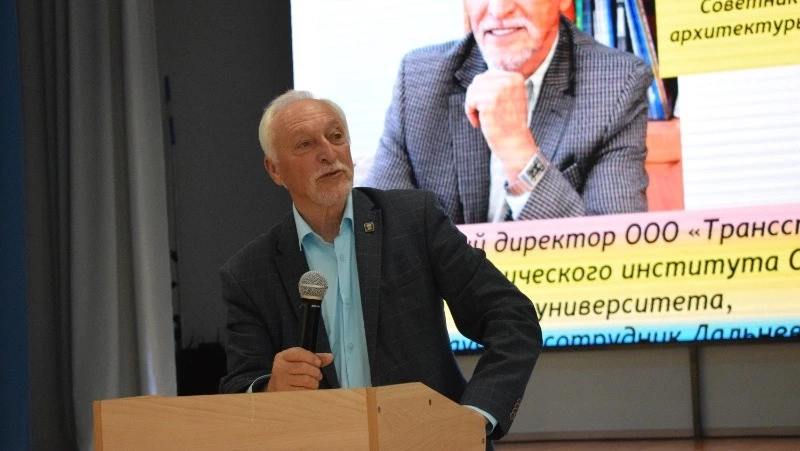 Известные корсаковские предприниматели поделились опытом со школьниками