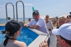 На пляже в Охотском планируют построить бассейн с морской водой