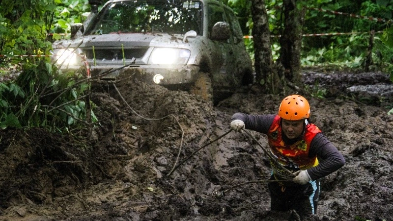 Перевернуть котлету в грязи: гонка внедорожников RFC прошла на Сахалине