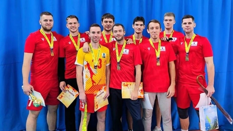 Волейболисты из Корсакова – победители межрегиональных соревнований