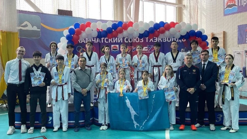 На первенстве ДФО по тхэквондо команда Корсакова завоевала 16 медалей 