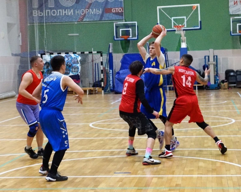 Открытый чемпионат по баскетболу продолжается в Корсаковском городском округе
