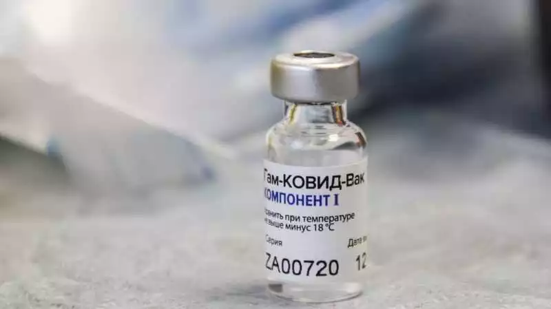 В Корсакове к вакцинации от COVID-19 присоединились сотрудники администрации и бюджетных учреждений