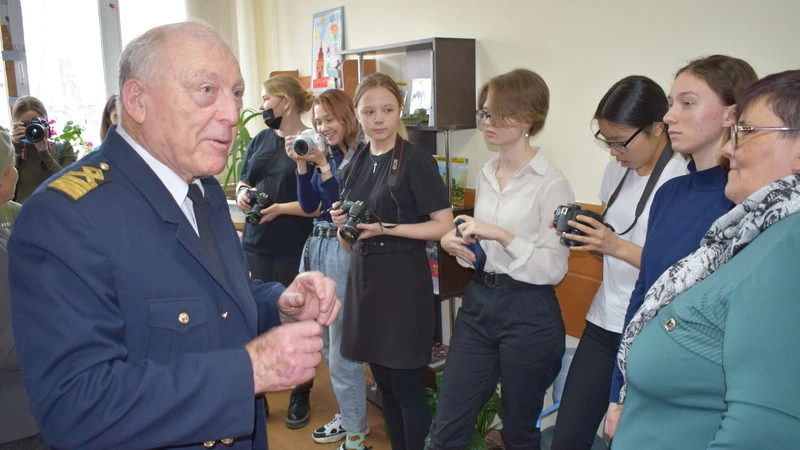 Корсаковские ветераны проводят встречи с молодежью
