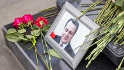 В Сахалинской области почтили память Игоря Фархутдинова и его коллег, погибших в авиакатастрофе