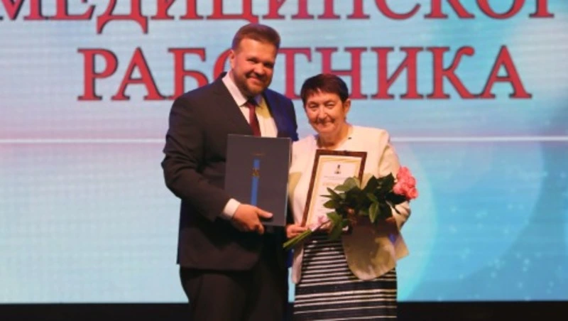 Корсаковские медики отмечают профессиональный праздник в КДЦ «Океан»