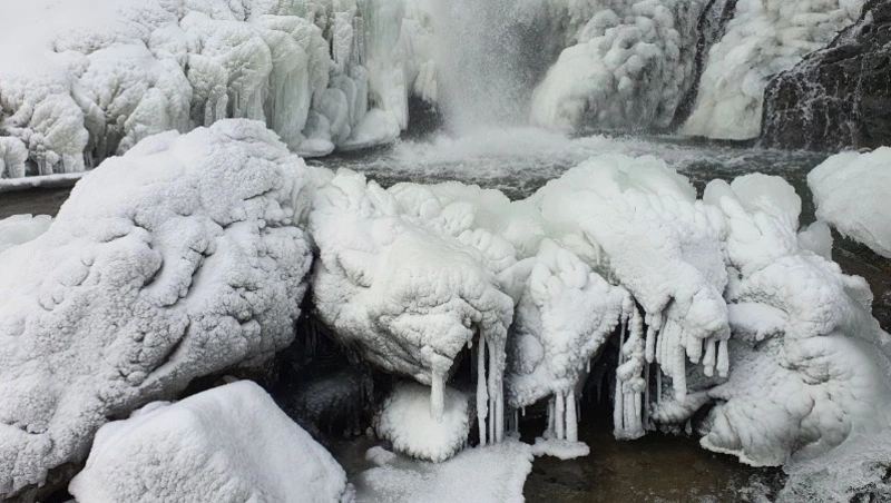 Угледарский водопад: подборка фотографий ледяного Сахалина