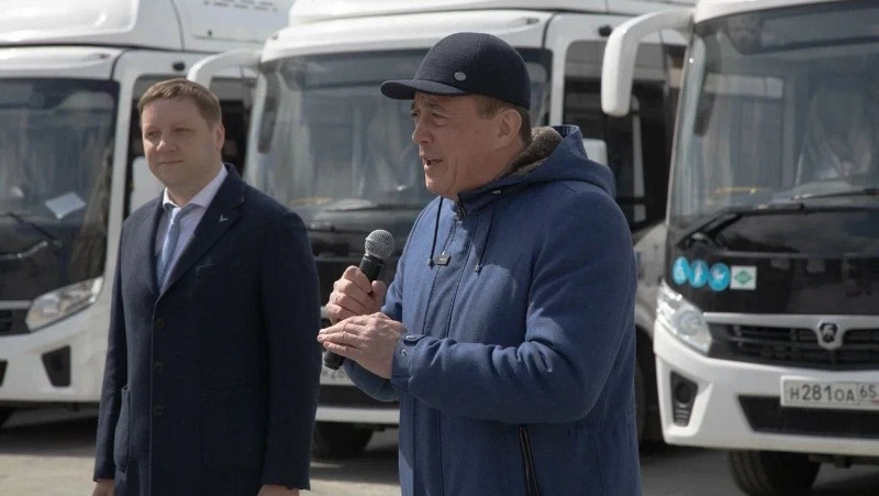 Губернатор Сахалинской области направил в Корсаков четыре новых автобуса
