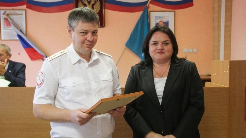 Сотрудников органов внутренних дел поздравили с профессиональным праздником