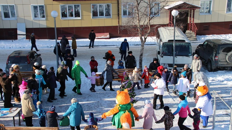 Праздник  во дворе