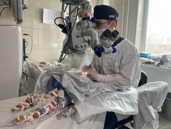 На Сахалине провели уникальную операцию младенцу с врождённой катарактой
