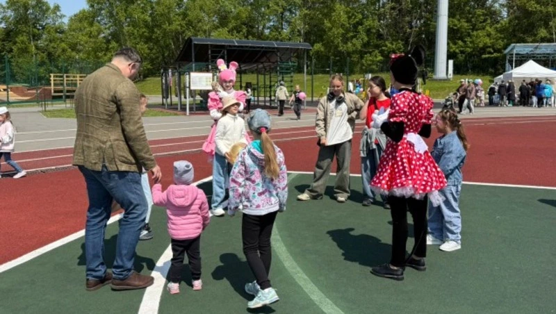 Фестиваль «Я — счастливая мама» объединил сотни сахалинских семей