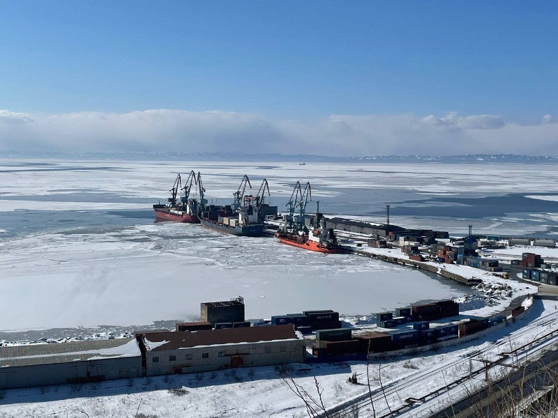 На контейнеровозе в порту Корсакова ликвидировали утечку метана