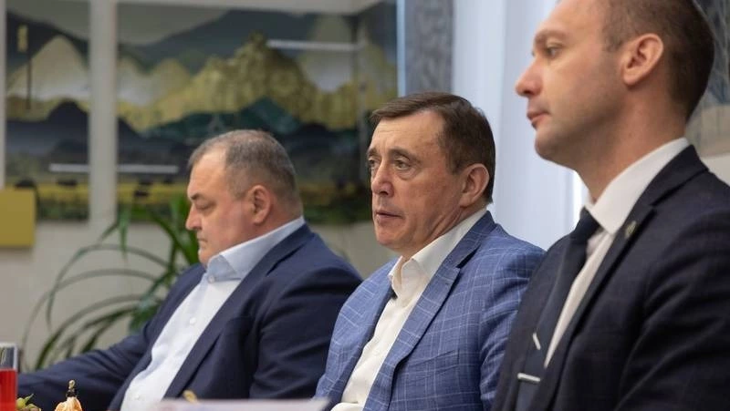 Валерий Лимаренко встретился с мобилизованными, которые вернулись на Сахалин в отпуск