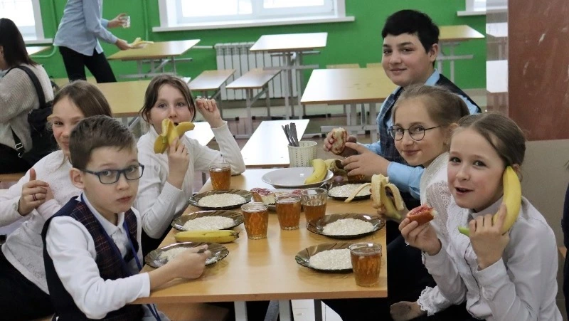 Дегустационная комиссия проверила качество питания в школе № 2 