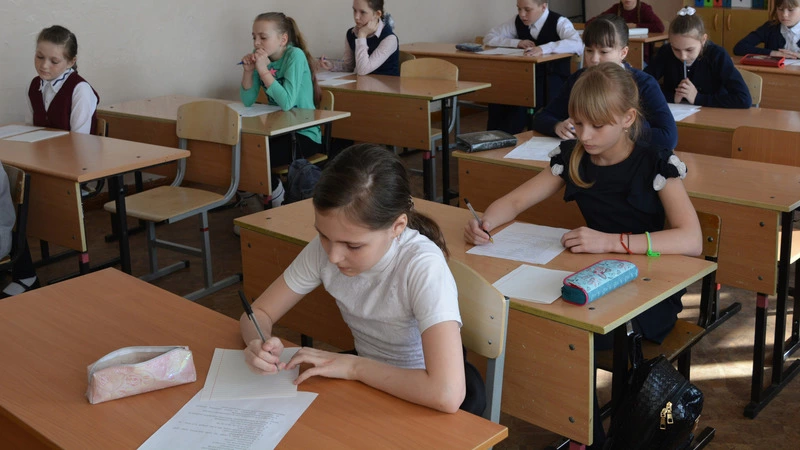 КАНИКУЛЫ УЧЕБЕ НЕ ПОМЕХА