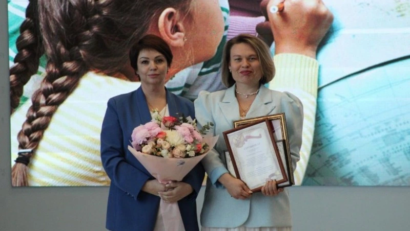 В Корсакове выбрали лучшего педагога 2025 года!