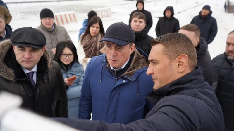 Мэр Корсакова поздравил Валерия Лимаренко с годовщиной назначения врио губернатора