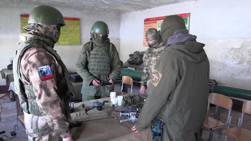 Военных и добровольцев на Сахалине готовят на операторов беспилотников