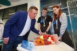 Валерий Лимаренко поздравил региональную сборную с успешным выступлением на чемпионате «Абилимпикс»