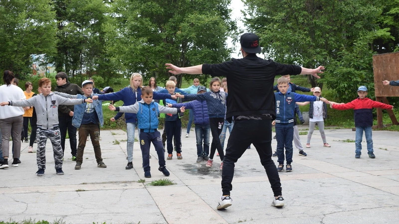 К здоровому  образу жизни приобщали детей города  в парке культуры и отдыха
