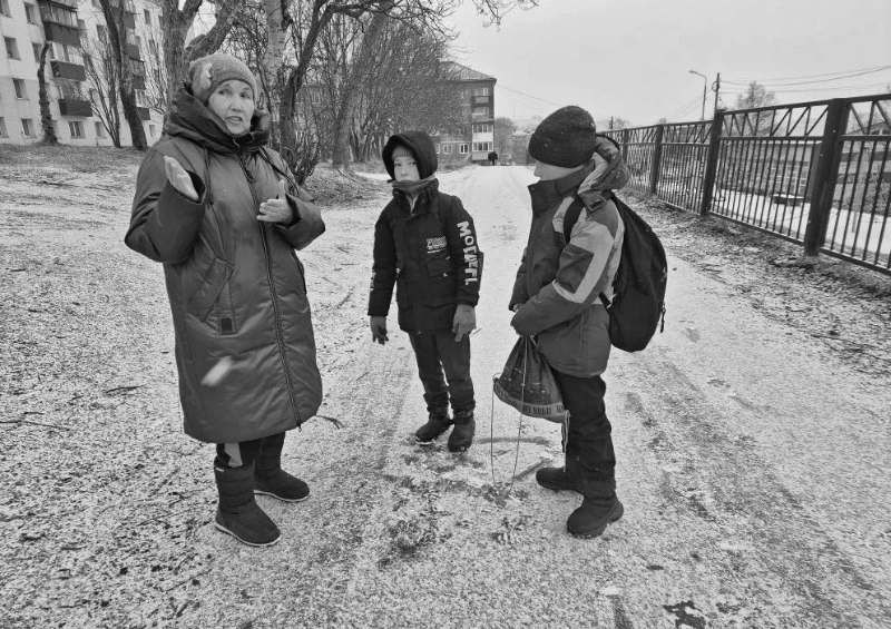 Натальия Куприна помогла сделать «дорогу к знаниям» в Корсакове безопасной