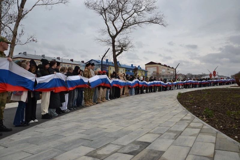 Корсаковская молодежь провела масштабный флешмоб