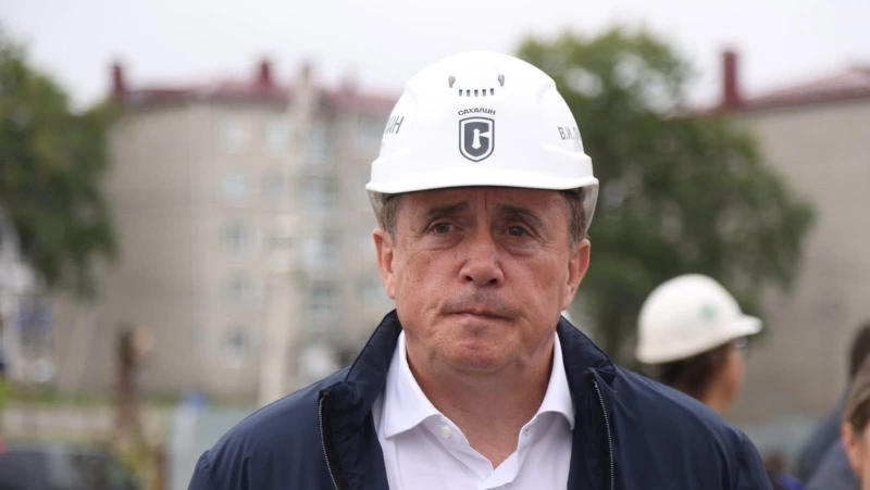 «Не дай бог задачу не выполнят в ноябре!» — губернатор проверил стройку дома культуры в Соловьевке
