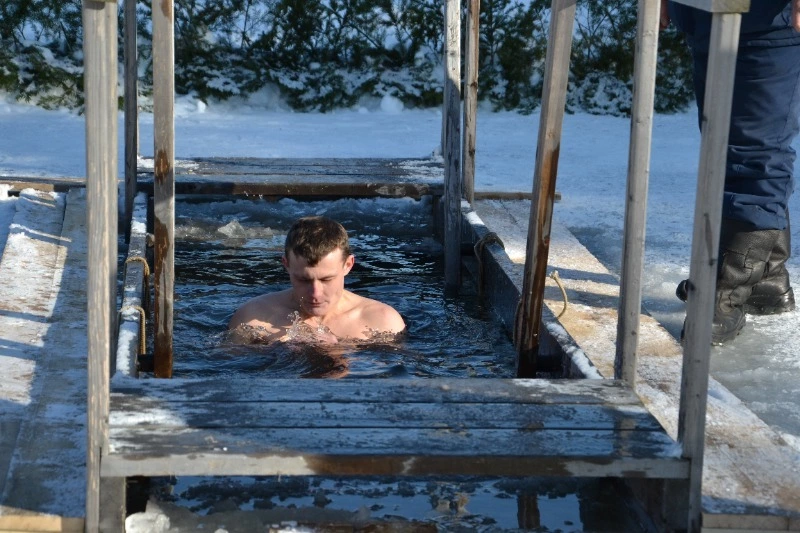 В трёх сёлах Корсаковского округа прошли организованные крещенские купания