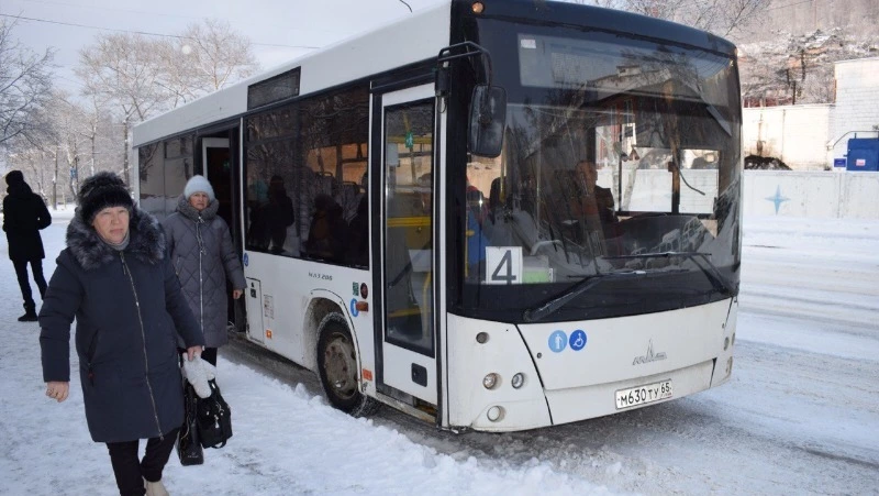 Студентам из Корсакова предоставят скидку 50% на поездки на автобусе