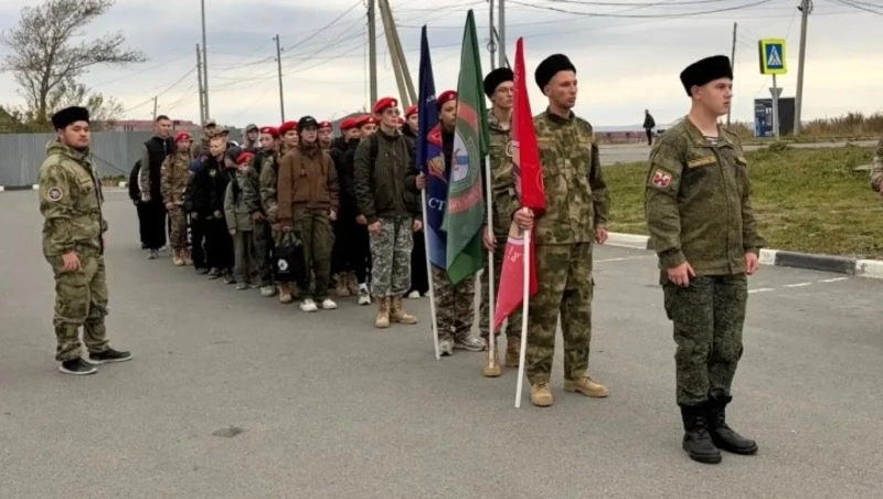 На аэродроме «Пушистый» школьники прошли военно-патриотическую подготовку