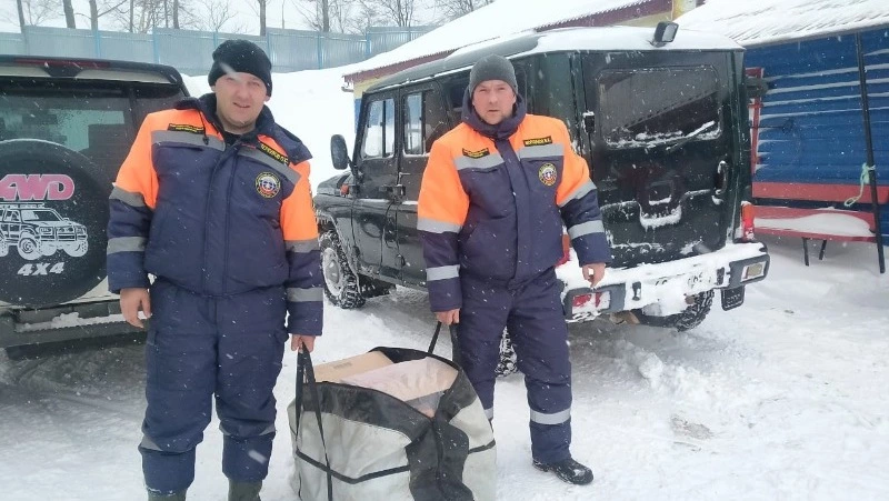 Жителям сел на юге Сахалина доставили хлеб и молоко 