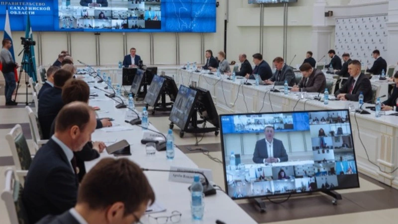 Губернатор Сахалина дал поручение усилить вывоз снега для предотвращения подтоплений