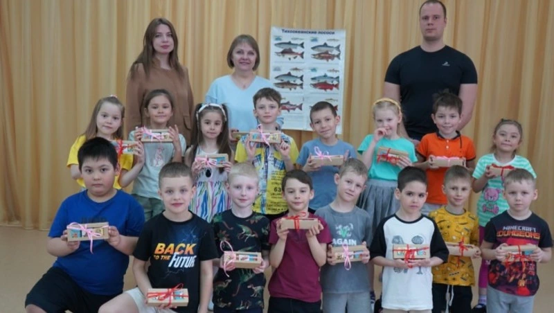 В Корсакове дошкольников знакомят с наукой: в детсаду «Ромашка» запустили проект с участием учёных