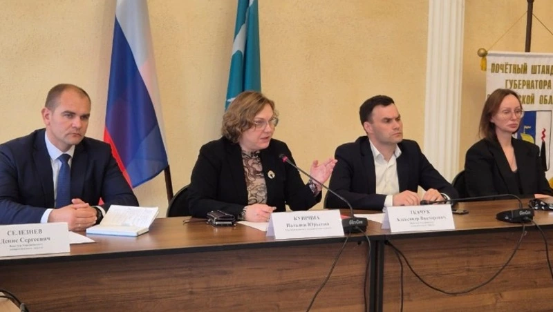 Дачники Корсакова обсудили наболевшие вопросы с главой округа