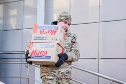 Более 12 тонн личных посылок для участников СВО отправили с Сахалина 27 ноября